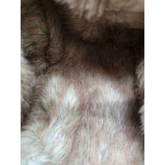 American Eagle Outfitters Beige Knit Trapper Hat With Faux Fur Trim & Pom Poms - Picture 8 of 8